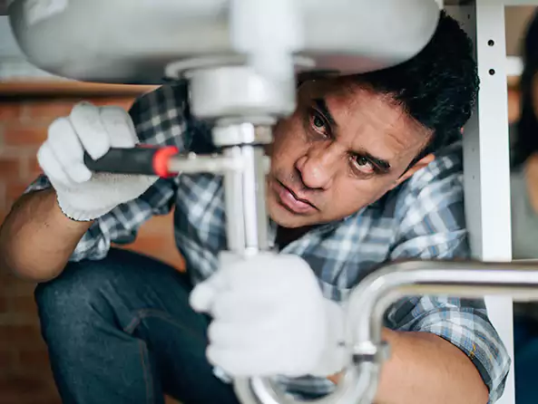  Why Choose Lynn's Plumbing for Commercial Plumbing in Lynn, MA?