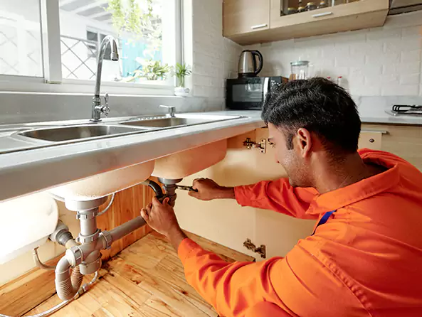 Why Choose Lynn's Plumbing for Plumbers for Frozen Pipes in Lynn, MA?
